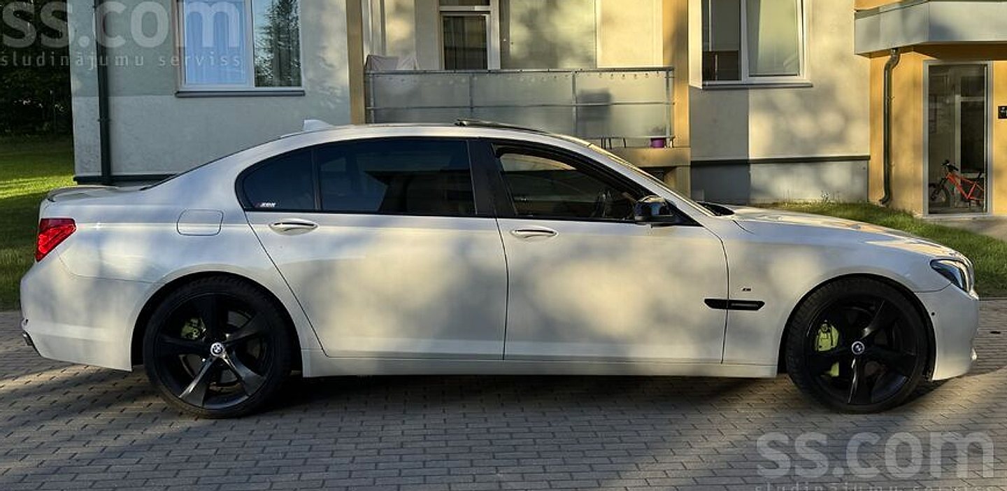 BMW 750 — foto 5