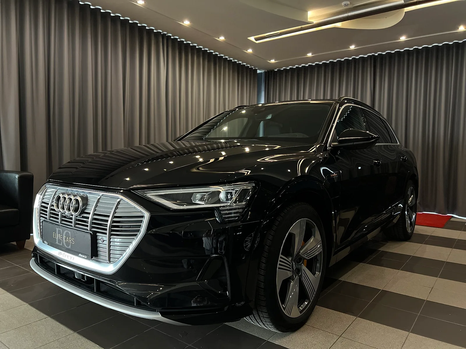 Audi E-Tron 55, 2018. gads