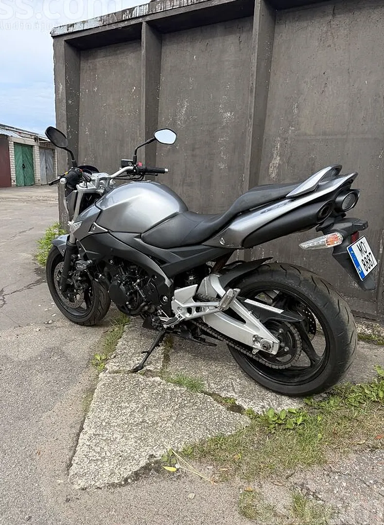 Suzuki Gsr