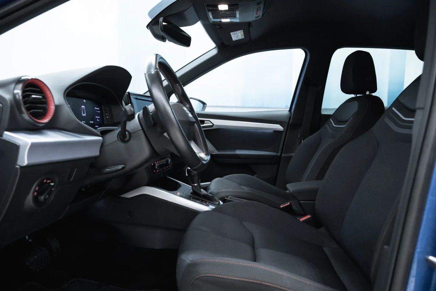 SEAT ARONA — foto 5