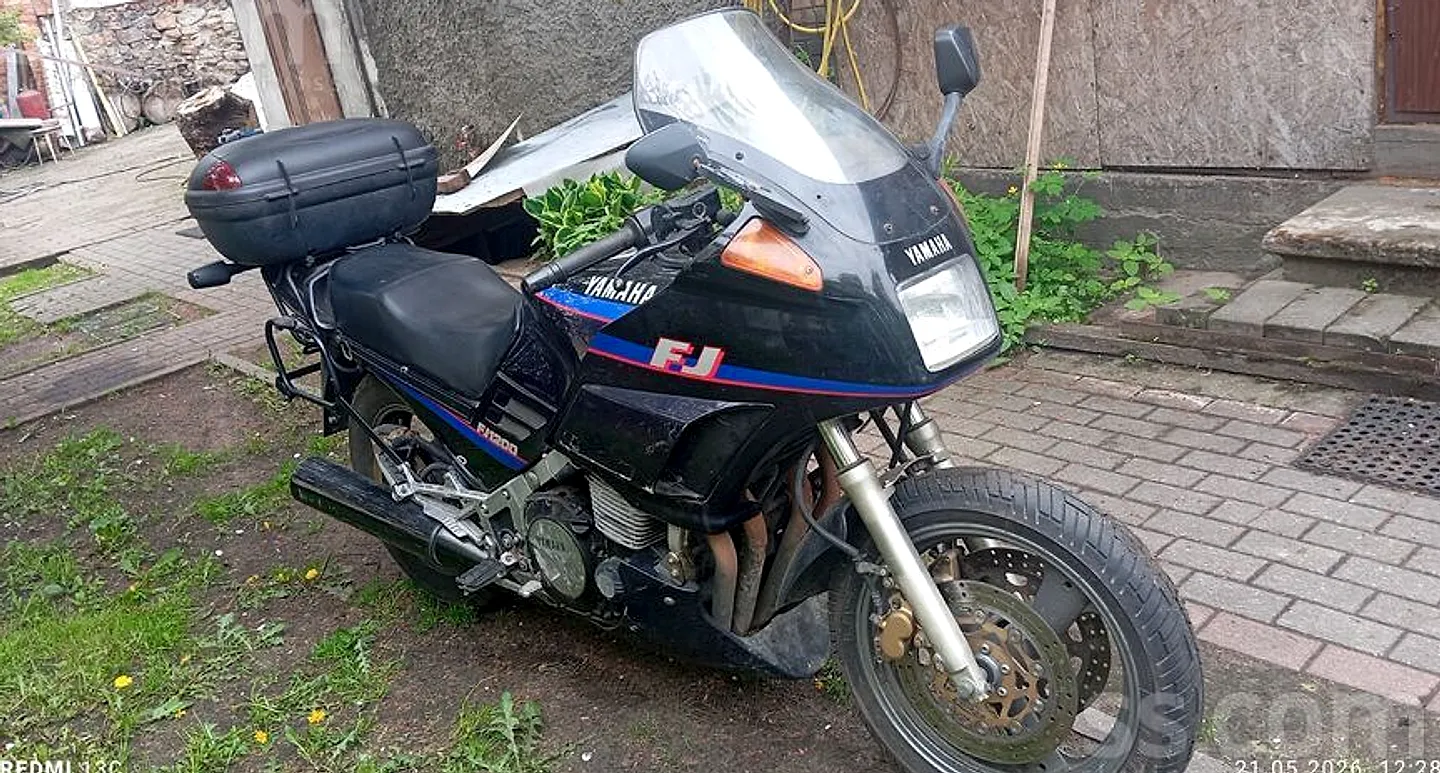 Yamaha Fj1200, 1990. gads