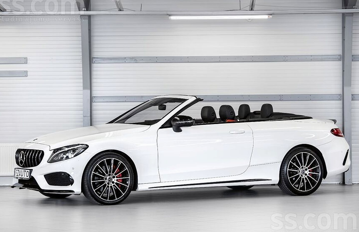 Mercedes-Benz C300 — foto 6