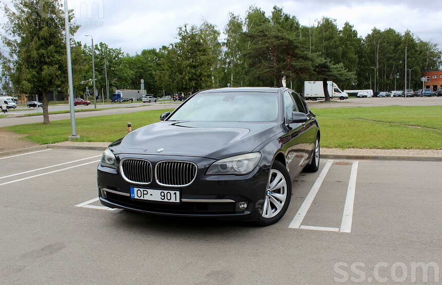 BMW 740 — foto 2