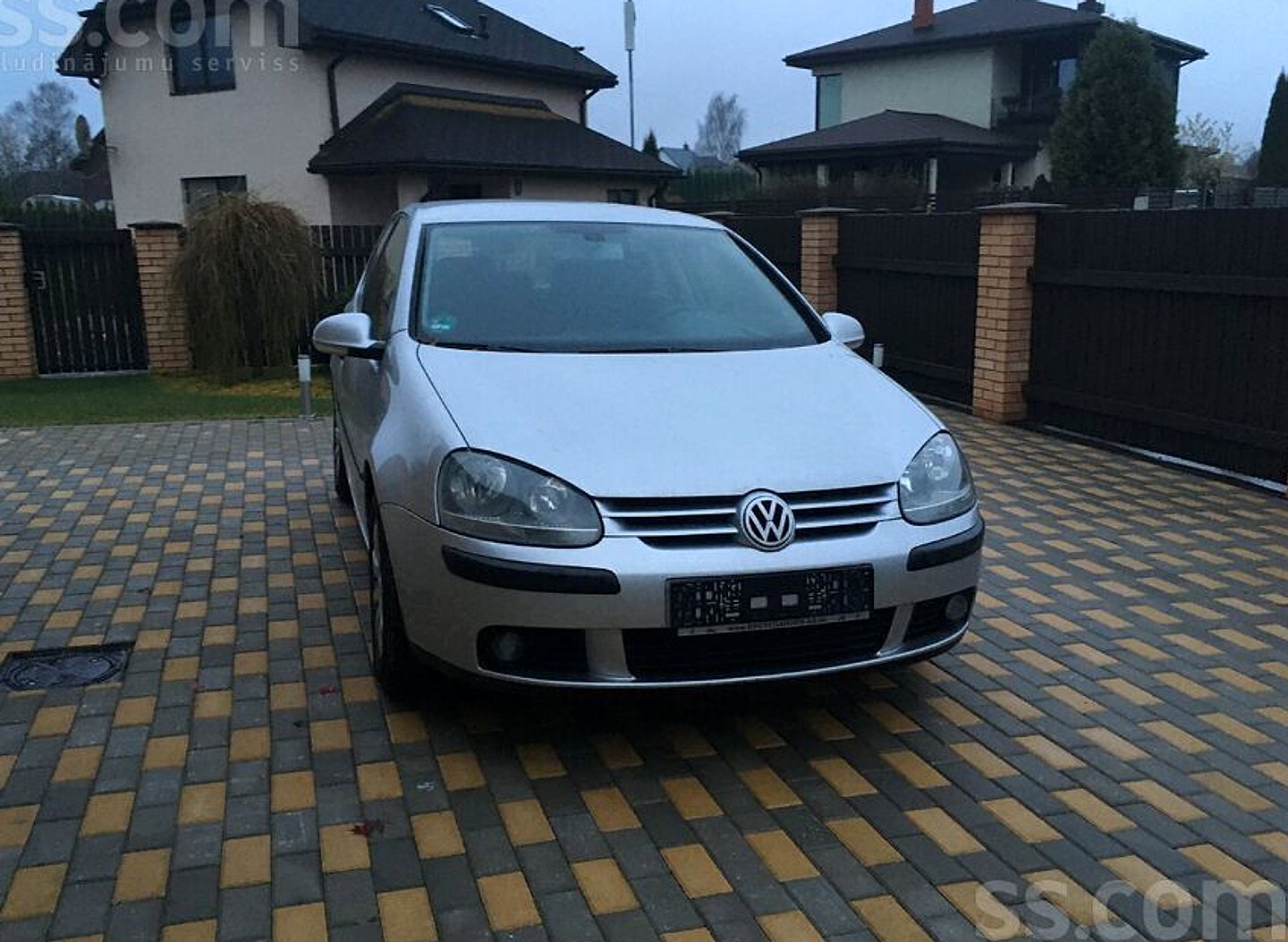 Volkswagen Golf 5, 2004. gads