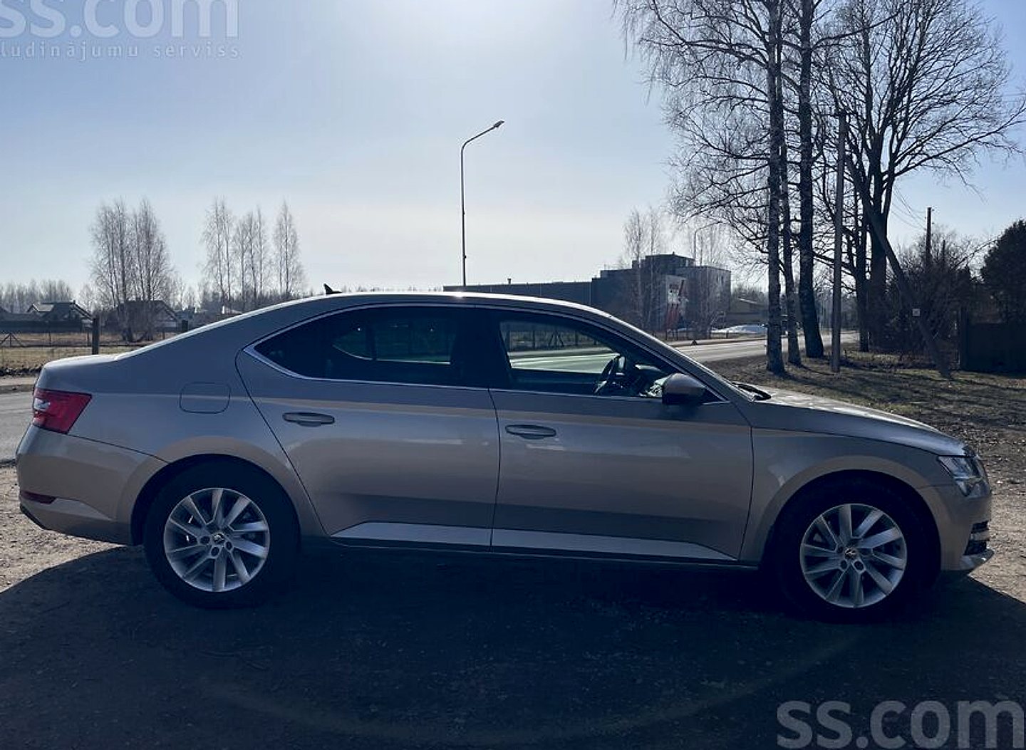 Škoda Superb — foto 6