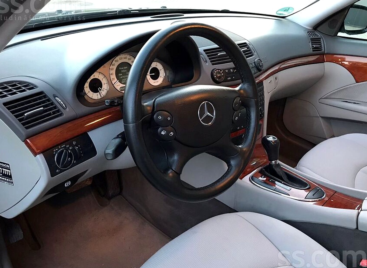 Mercedes-Benz E280 — foto 5