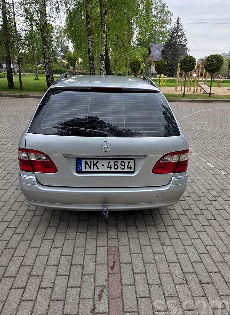 Mercedes-Benz E320 — foto 5