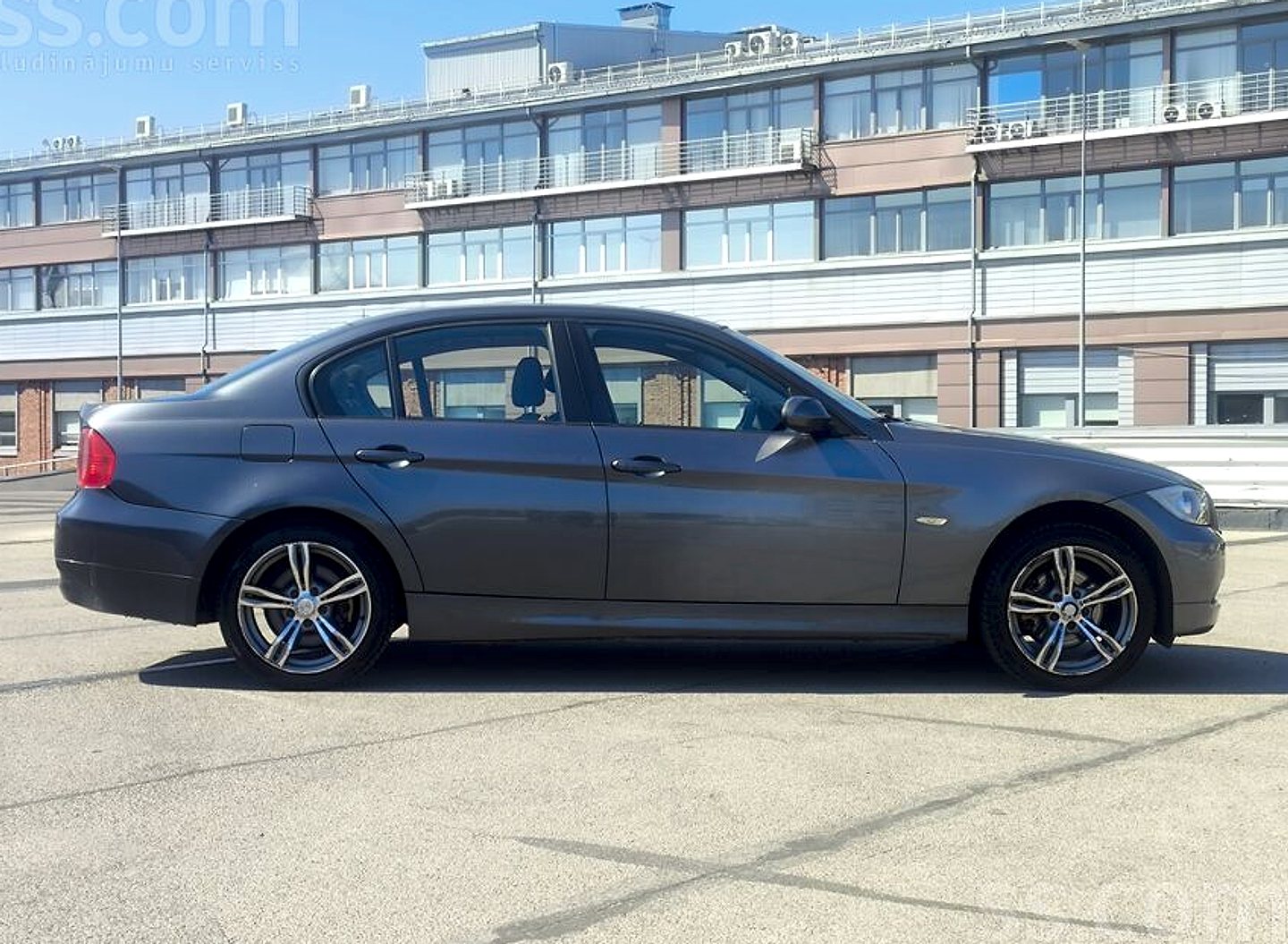 BMW 318 — foto 2