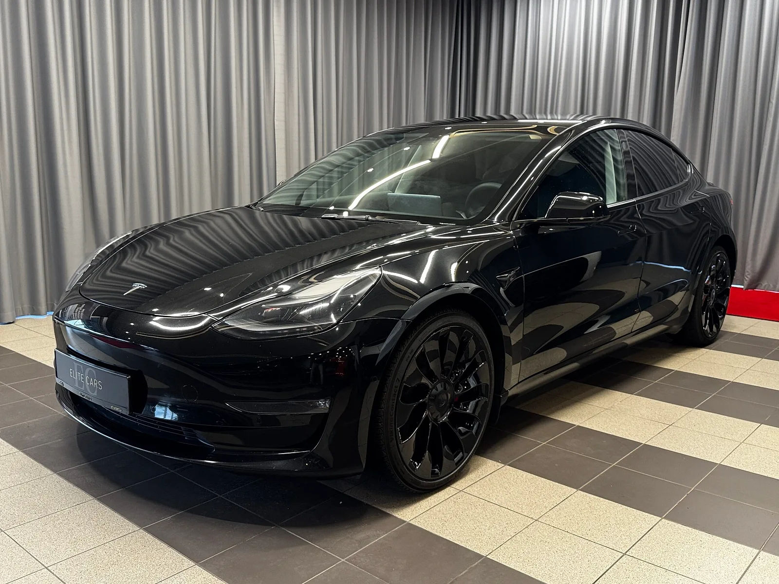 Tesla Model 3, 2021. gads