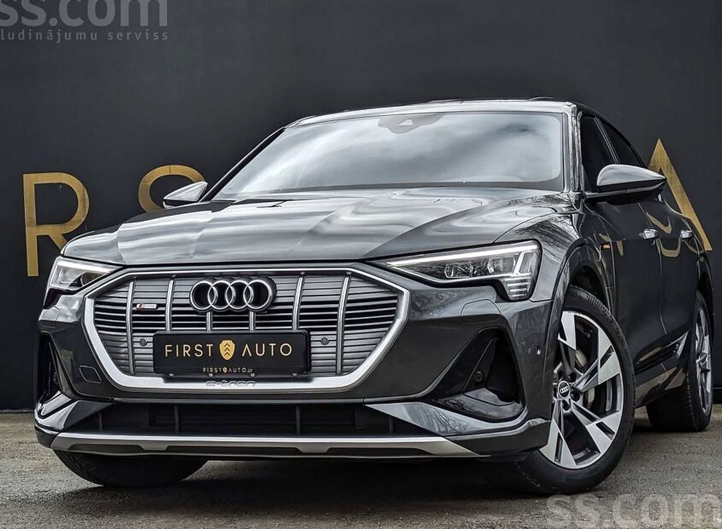 Audi E-tron — foto 2