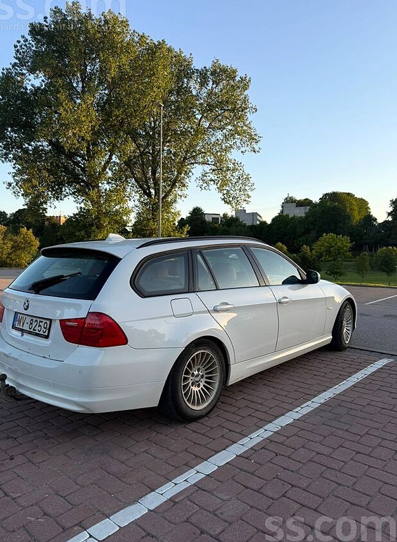 BMW 320 — foto 2