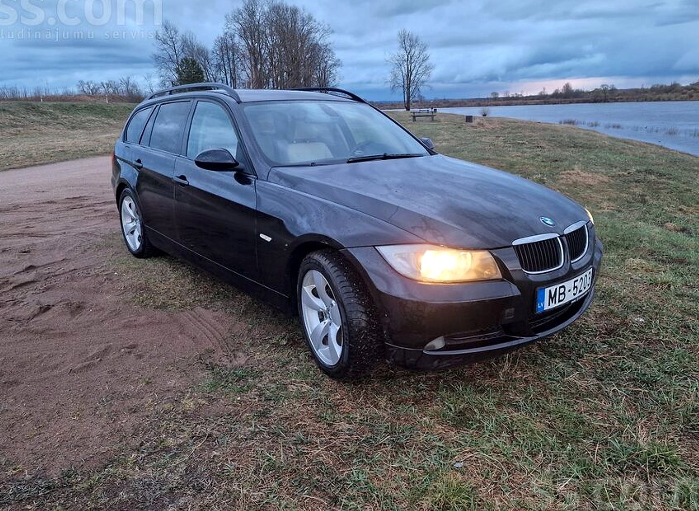 BMW 320 — foto 3
