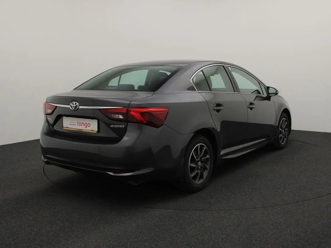 Toyota Avensis — foto 9