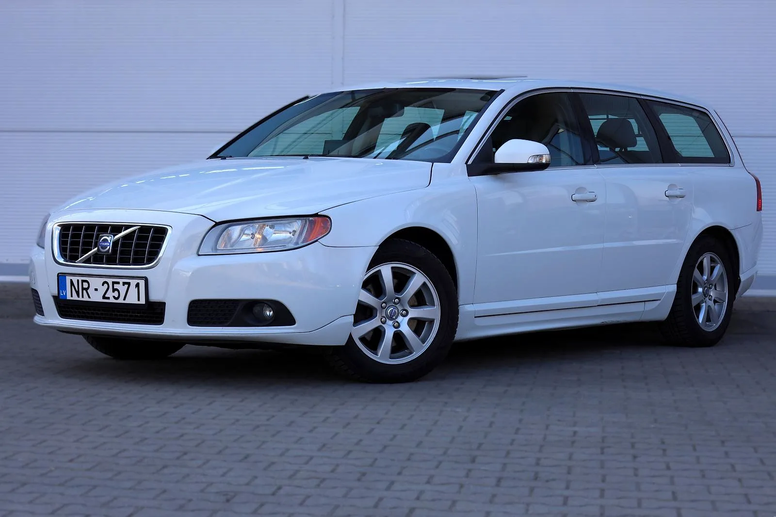 Volvo V70, 2010. gads