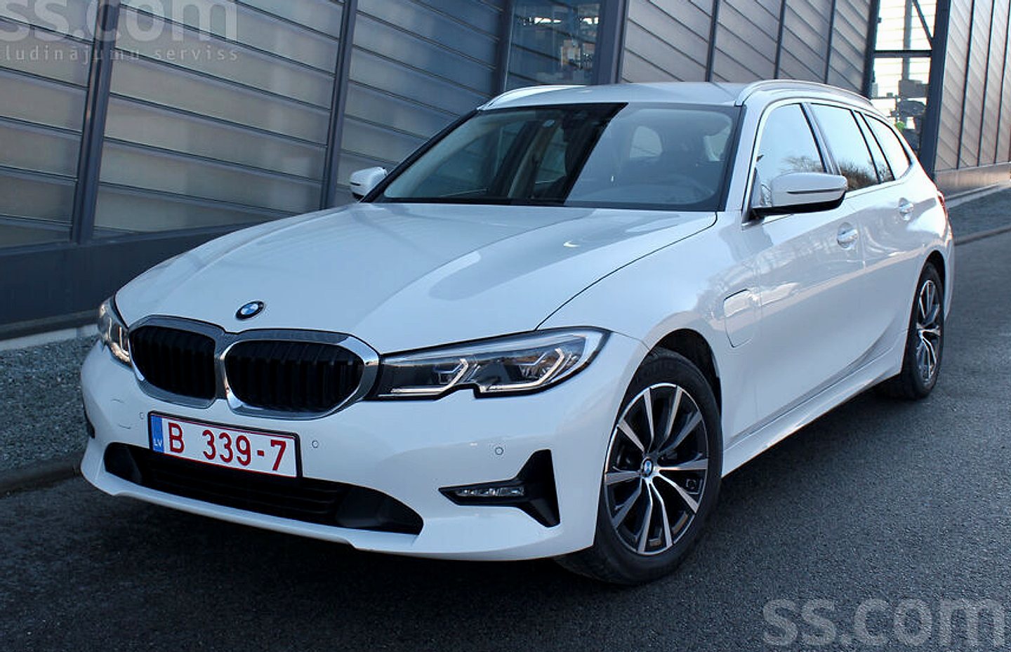 BMW 320 — foto 3