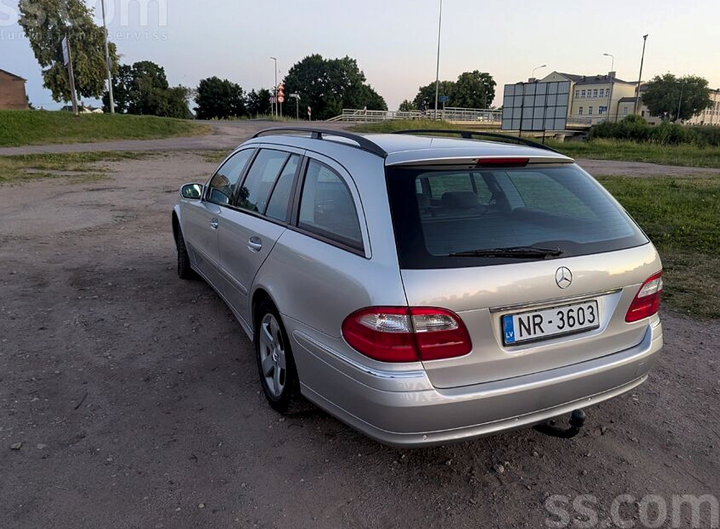 Mercedes-Benz E220 — foto 5