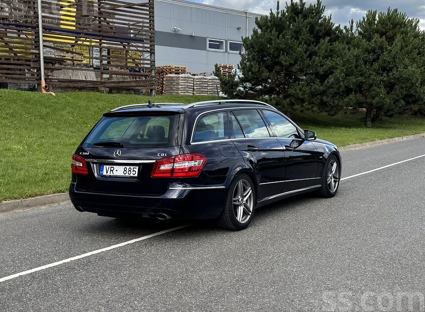 Mercedes-Benz E300 — foto 3