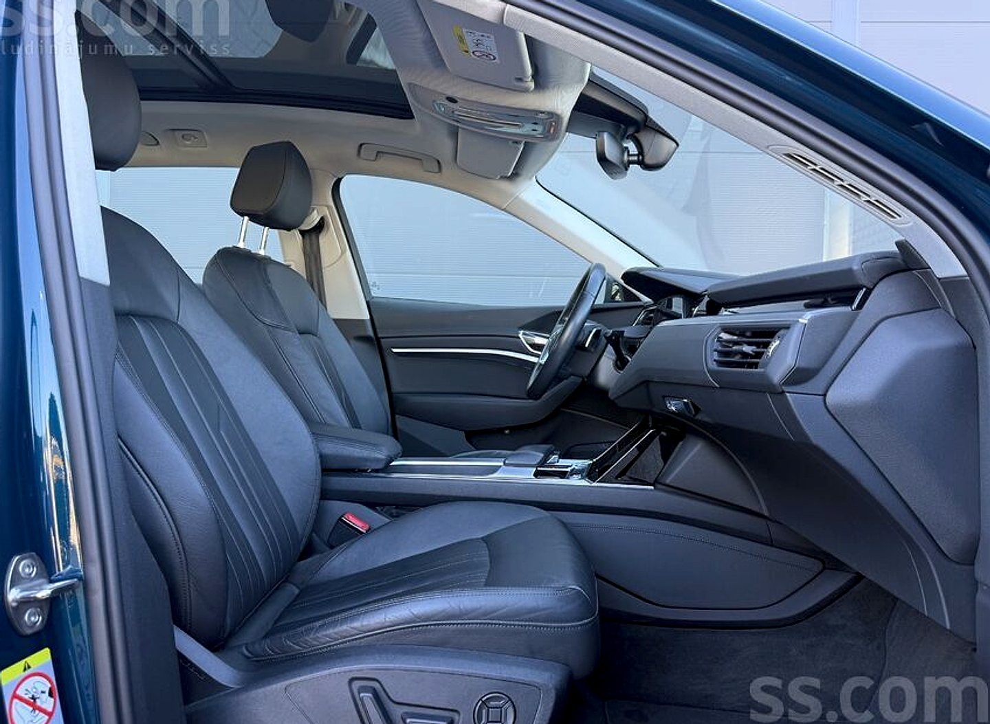 Audi E-tron — foto 6