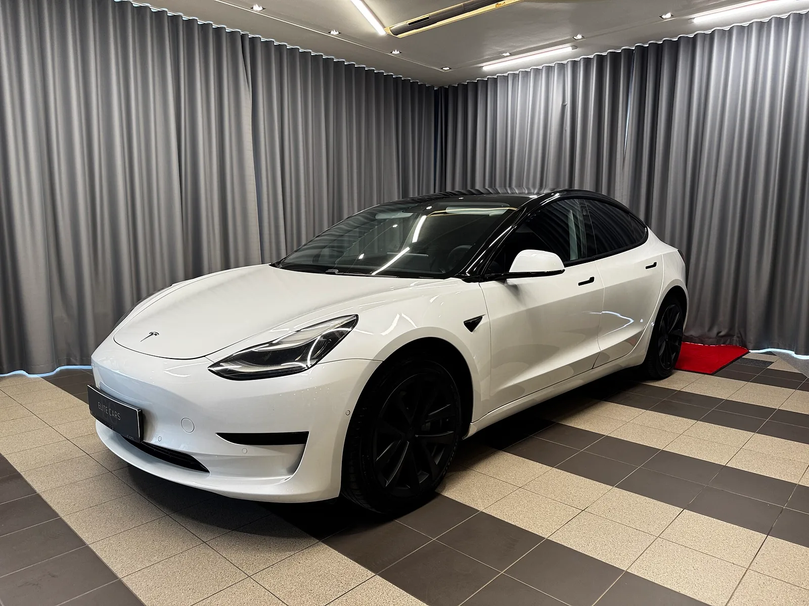 Tesla Model 3, 2019. gads