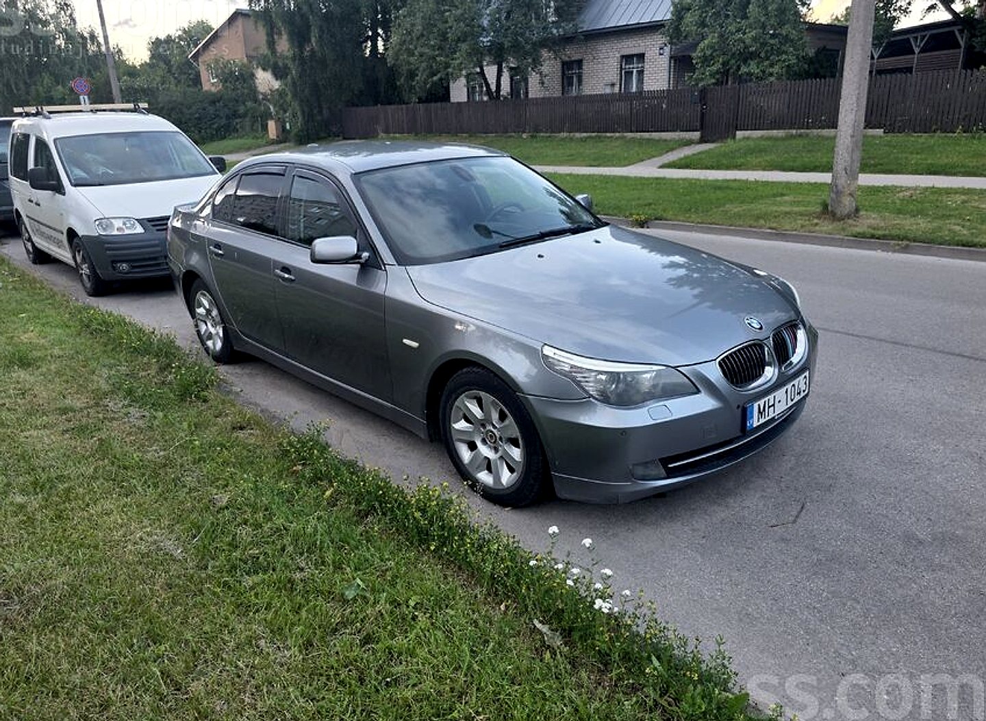 BMW 525 — foto 2