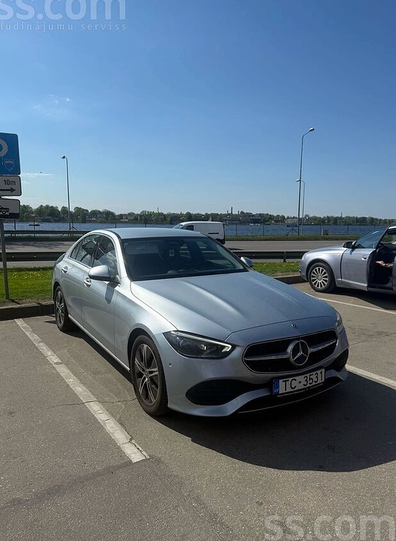 Mercedes-Benz C300 — foto 3