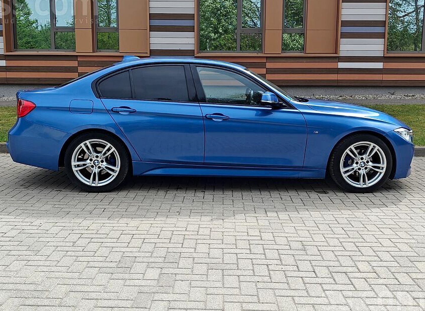 BMW 320 — foto 4