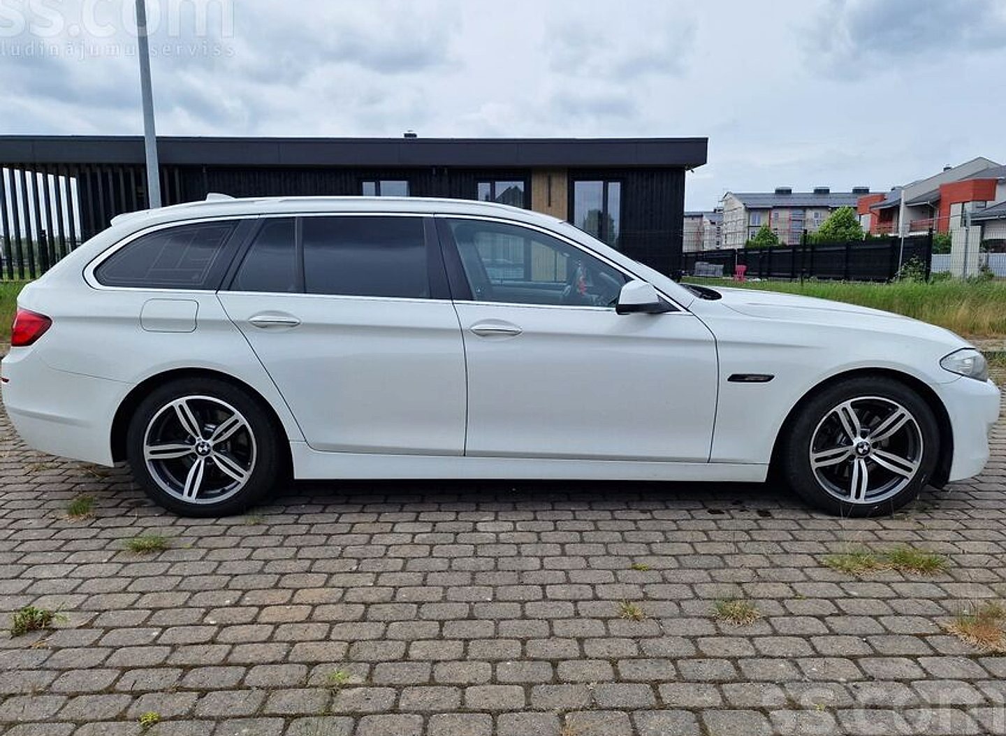 BMW 523 — foto 4