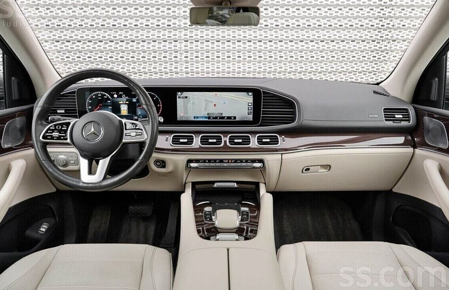 Mercedes-Benz GLE 400 — foto 6