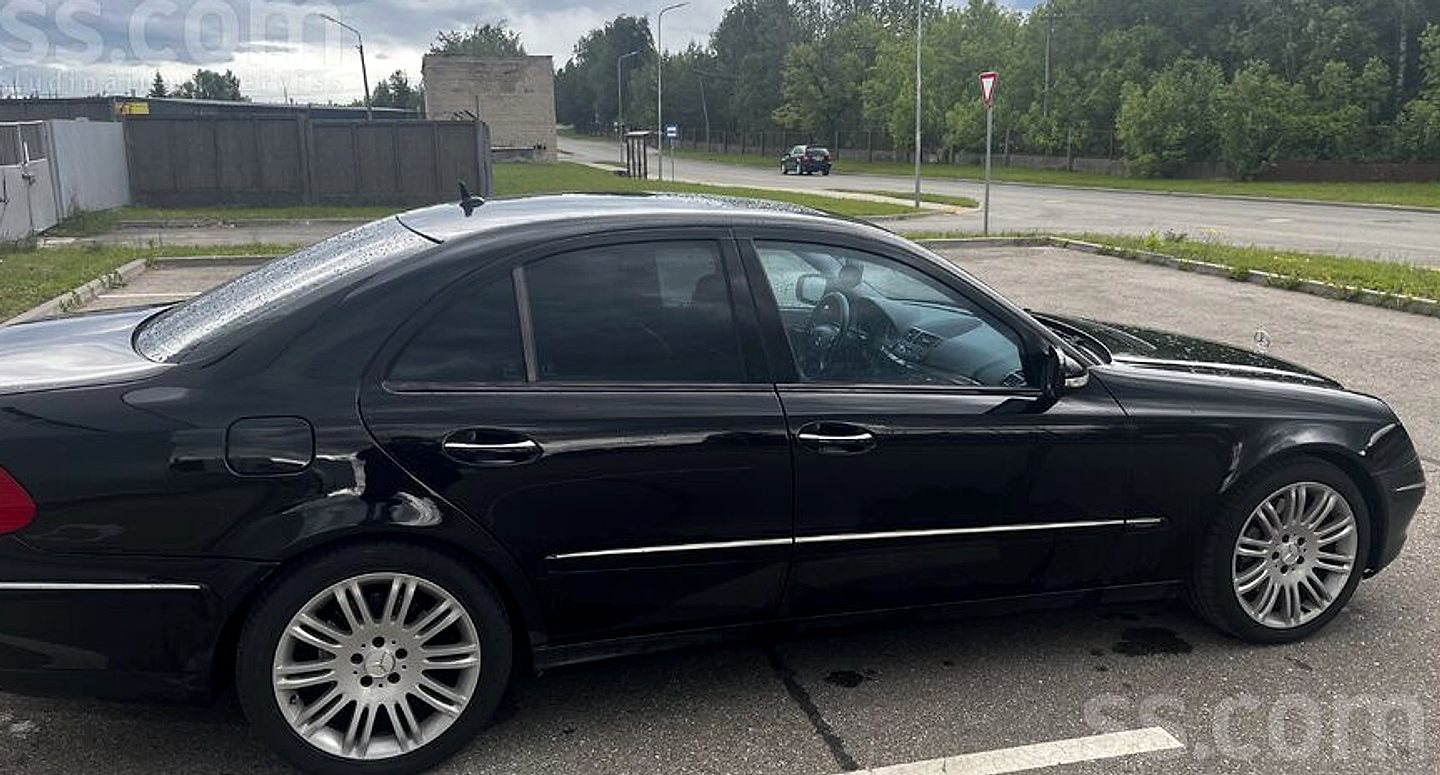 Mercedes-Benz E320 — foto 6