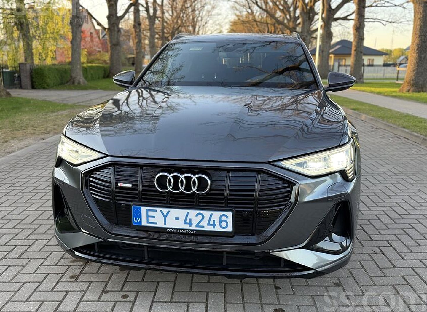 Audi E-tron — foto 4