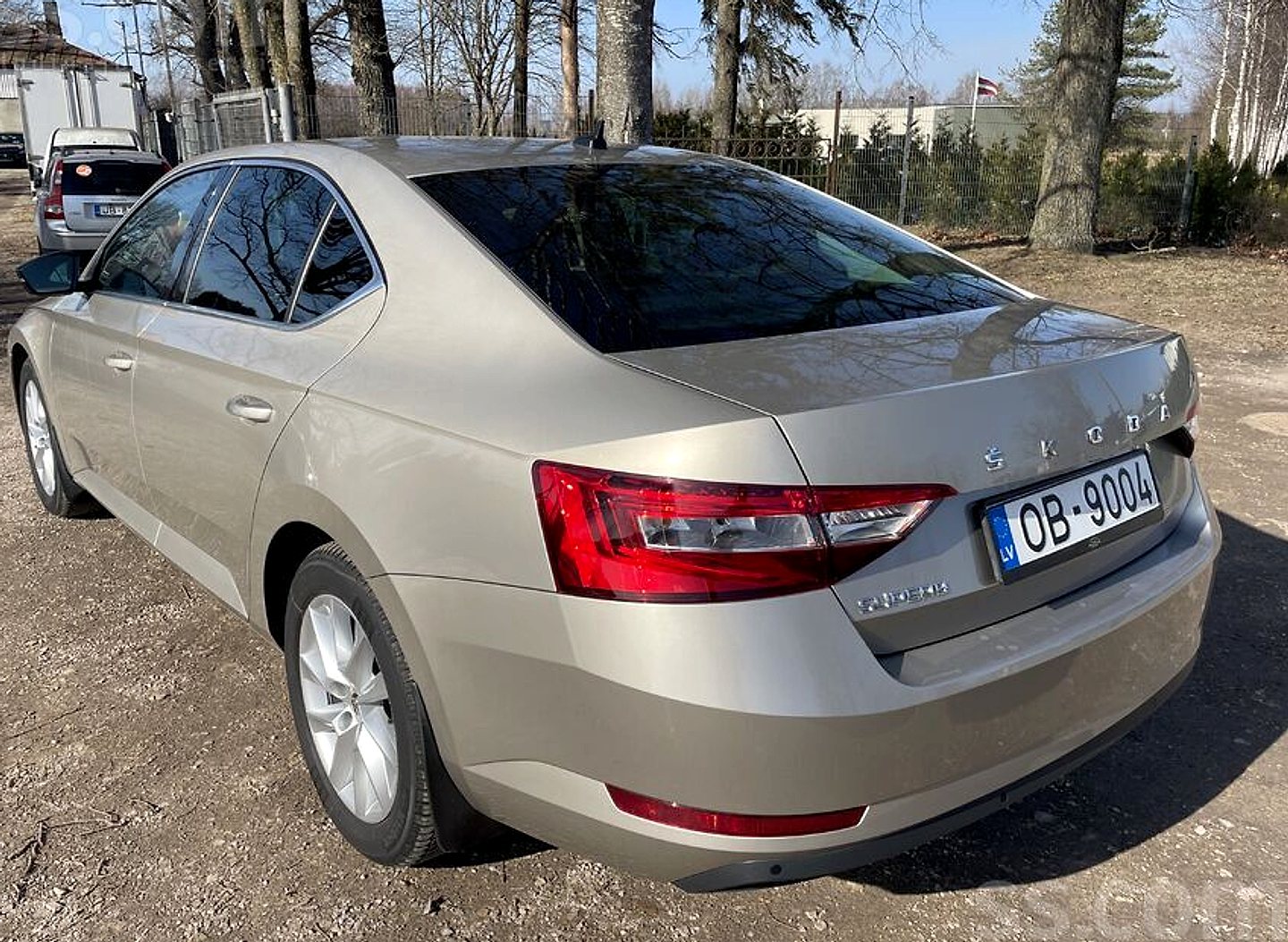 Škoda Superb — foto 3