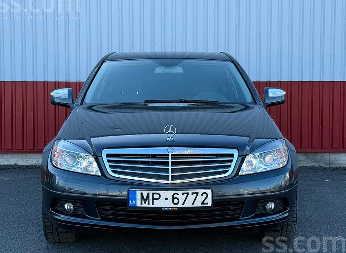 Mercedes-Benz C200 — foto 5