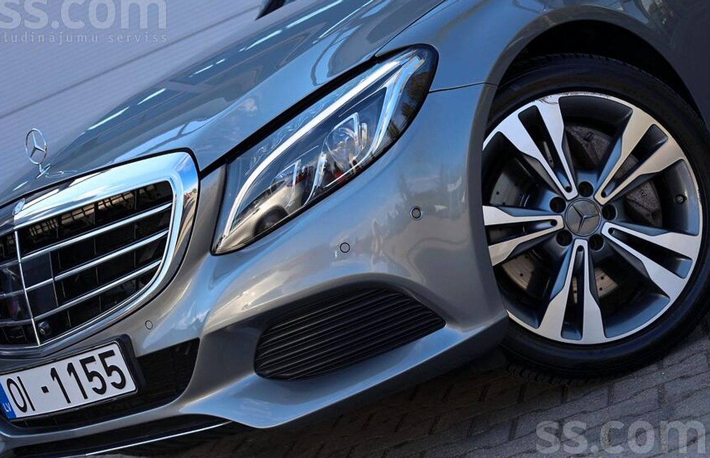 Mercedes-Benz C350 — foto 2