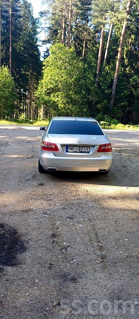 Mercedes-Benz E220 — foto 5