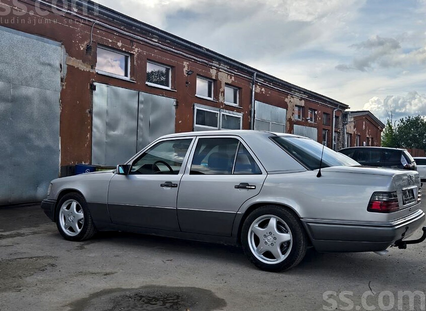 Mercedes-Benz E300 — foto 3