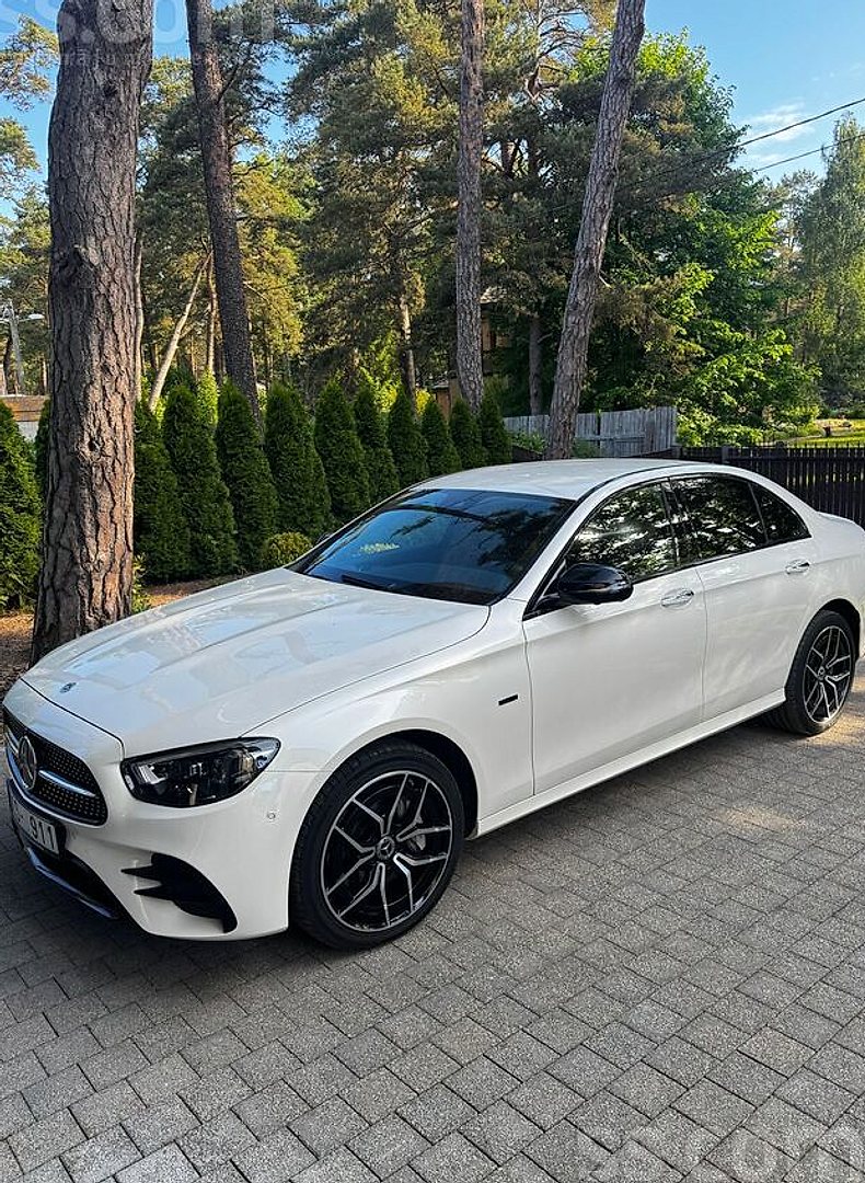 Mercedes-Benz E300 — foto 2