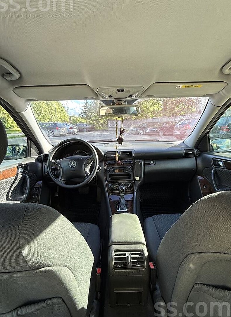 Mercedes-Benz C220 — foto 6