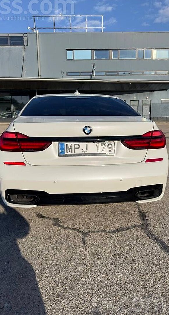 BMW 750 — foto 6