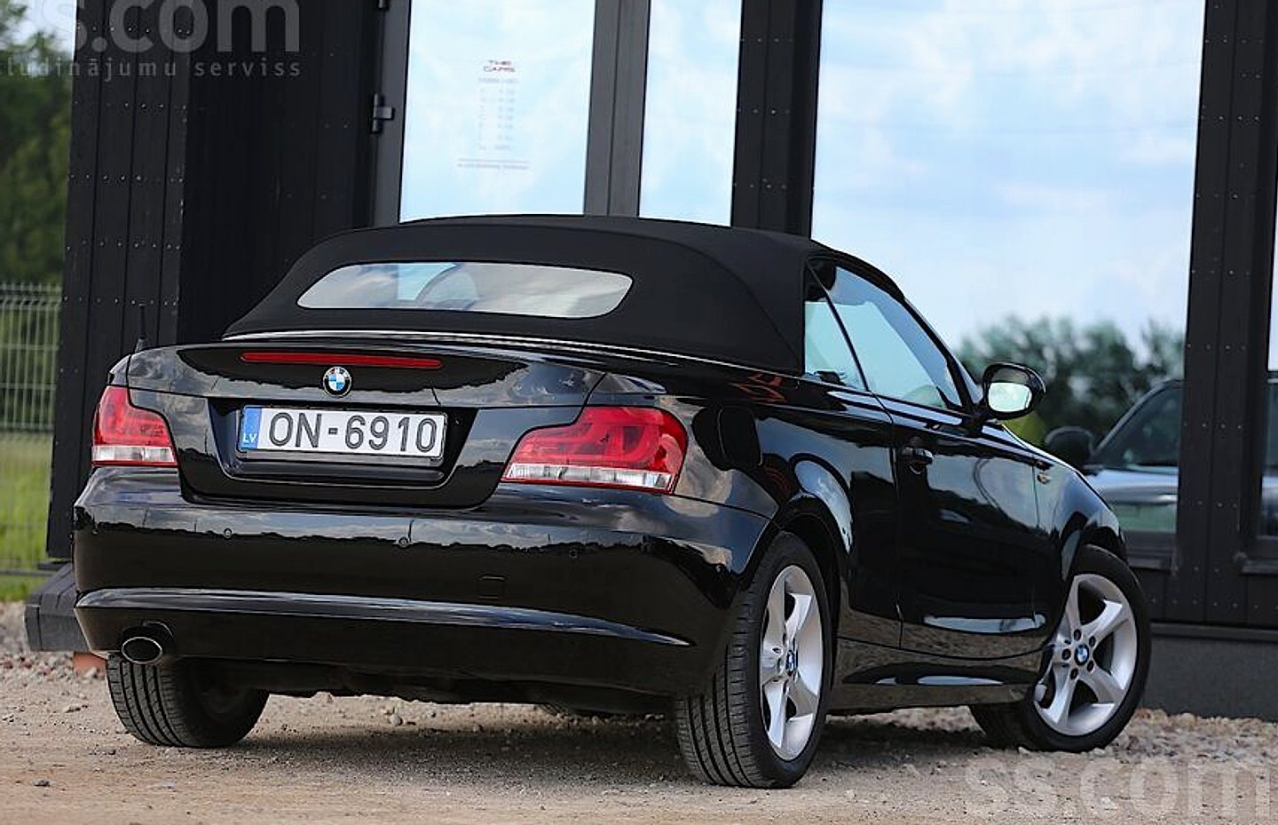 BMW 118 — foto 2