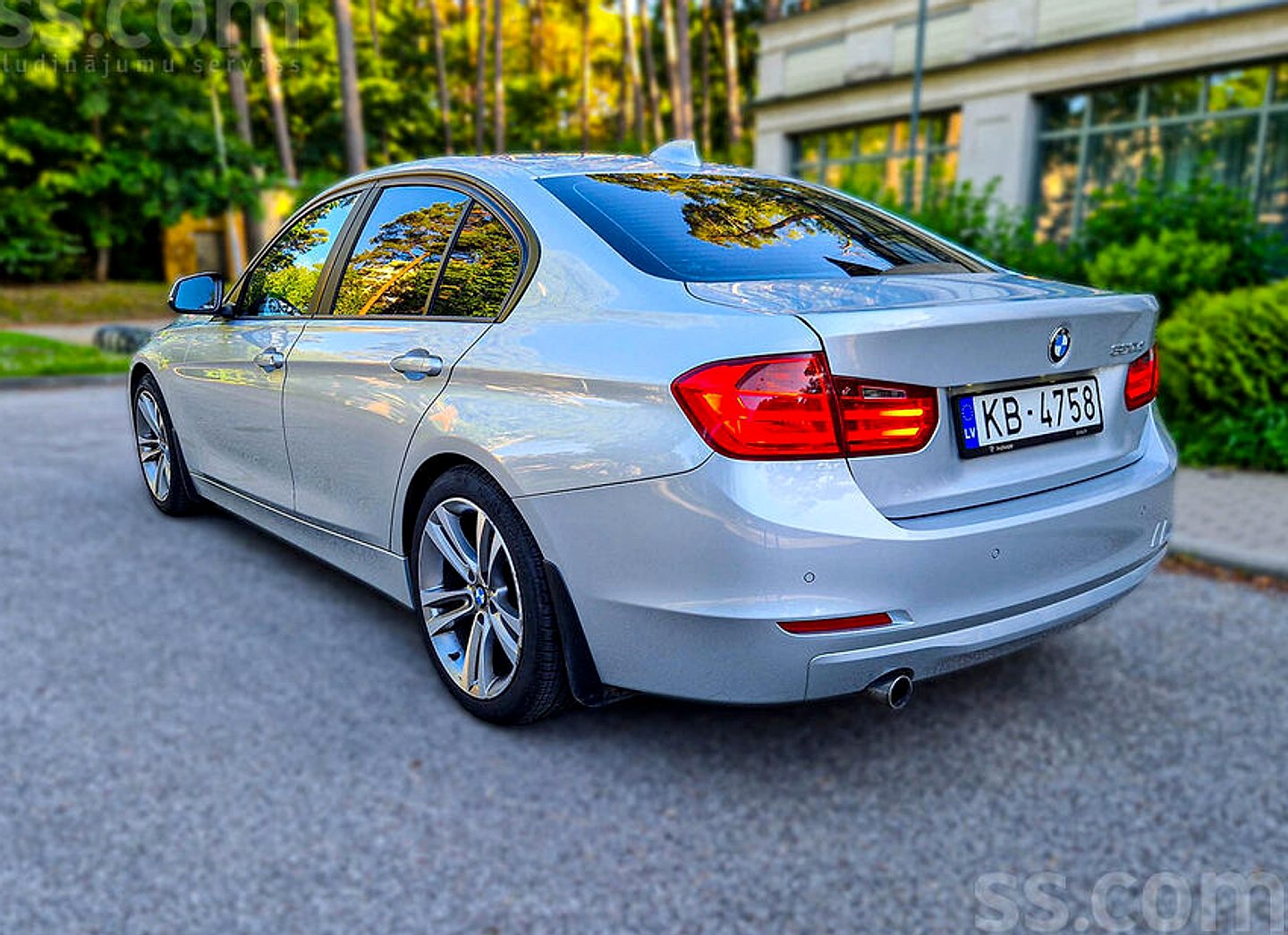 BMW 320 — foto 6