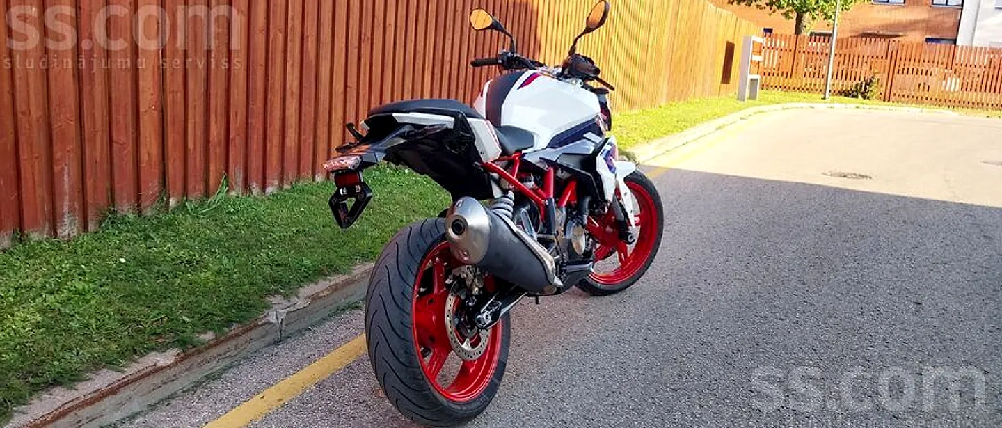 BMW G310R, 2022. gads