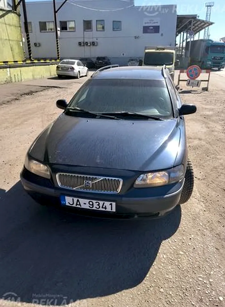 Volvo V70, 2001. gads