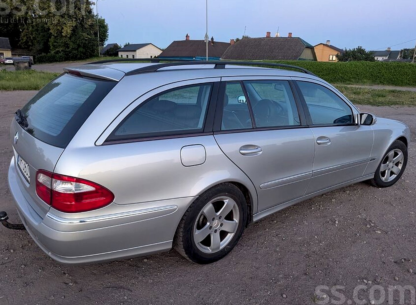 Mercedes-Benz E220 — foto 4
