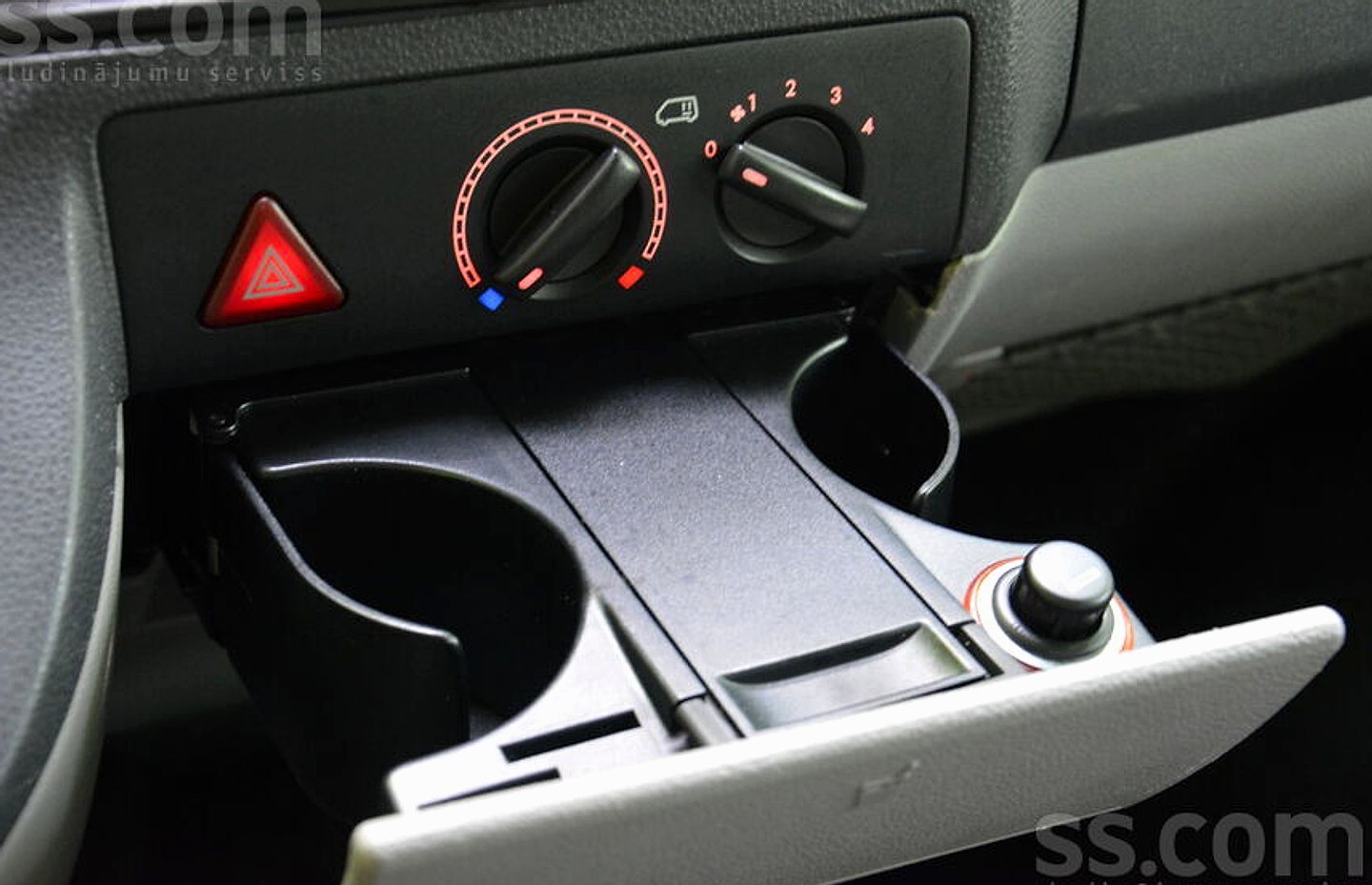 Volkswagen Caravelle — foto 4