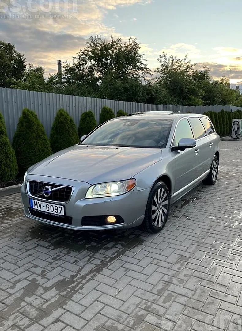 Volvo V70, 2013. gads