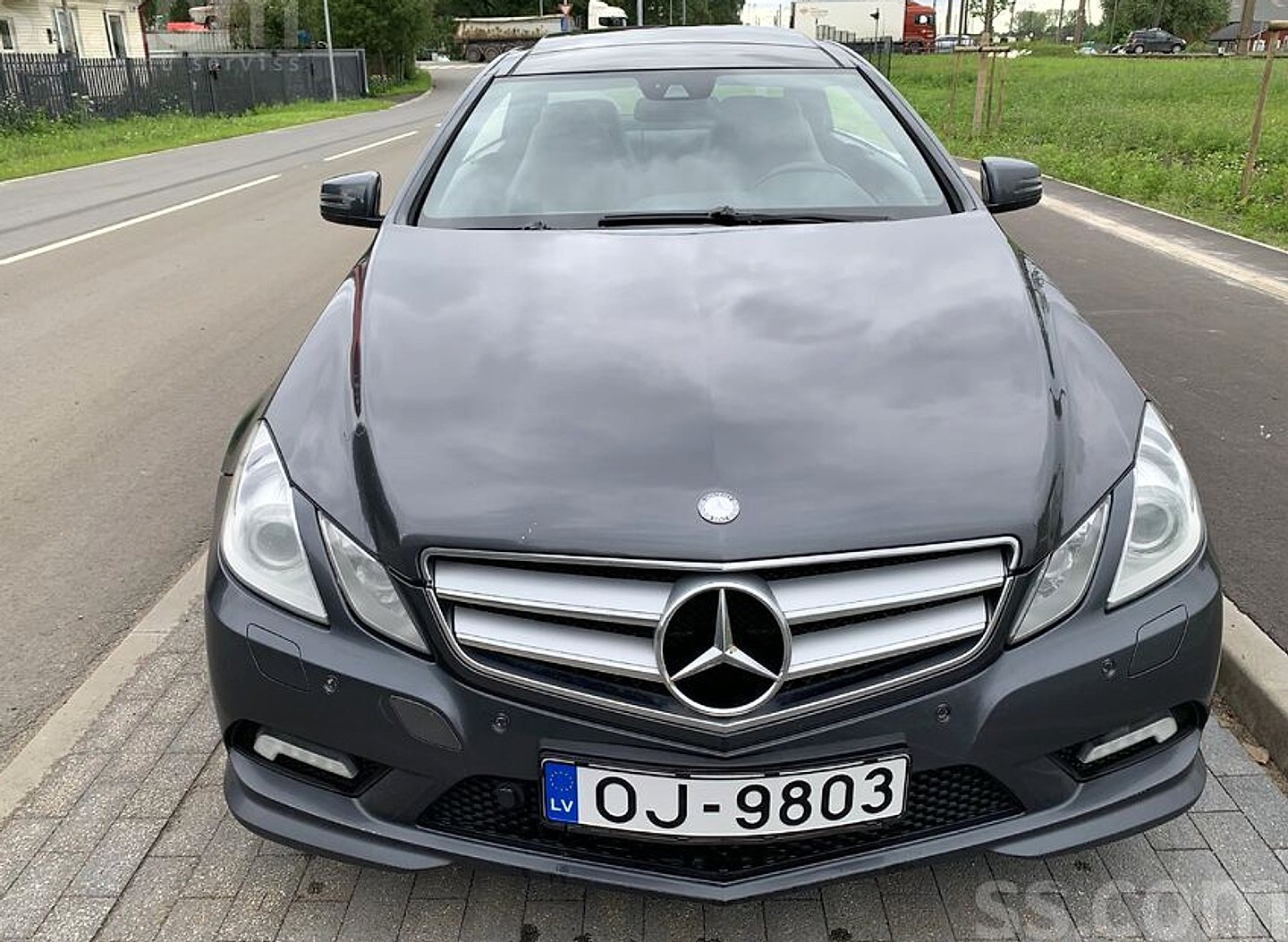 Mercedes-Benz E350 — foto 2