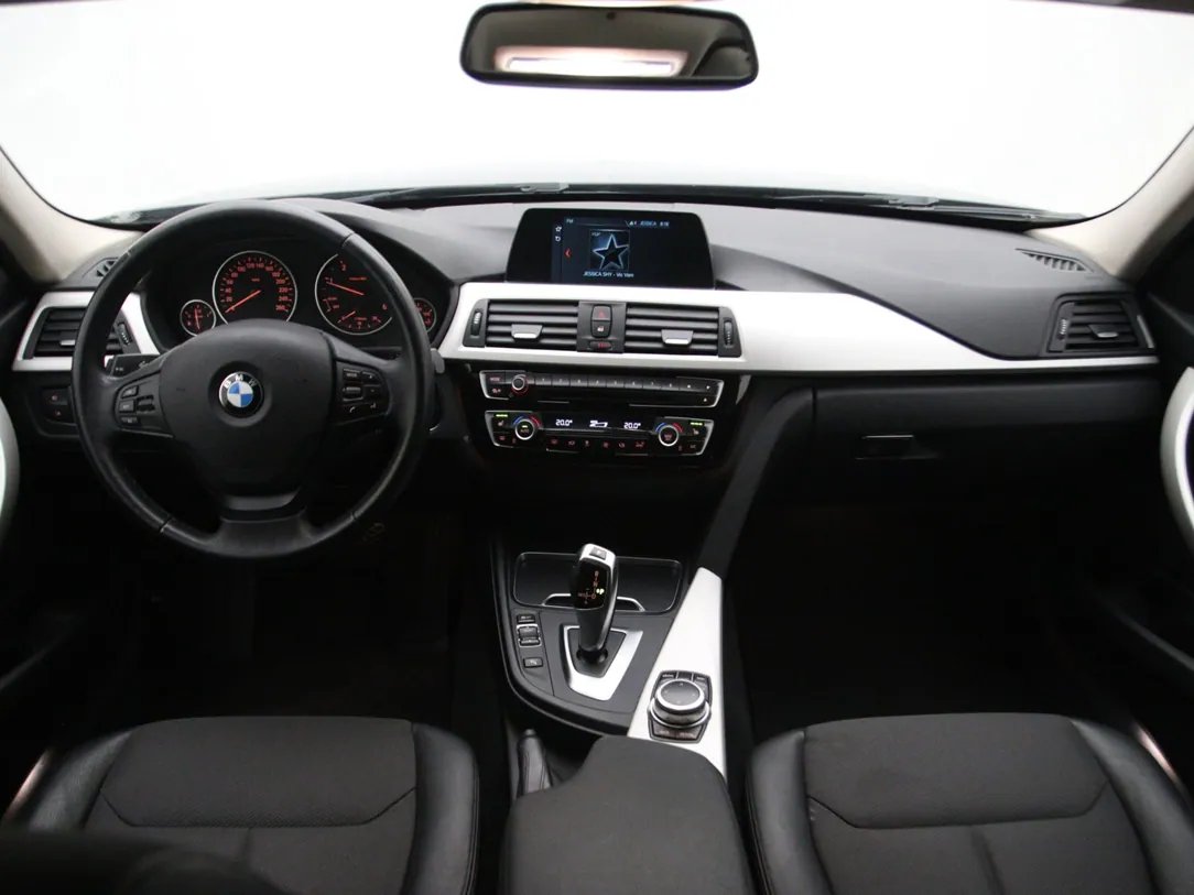 BMW 320 — foto 3