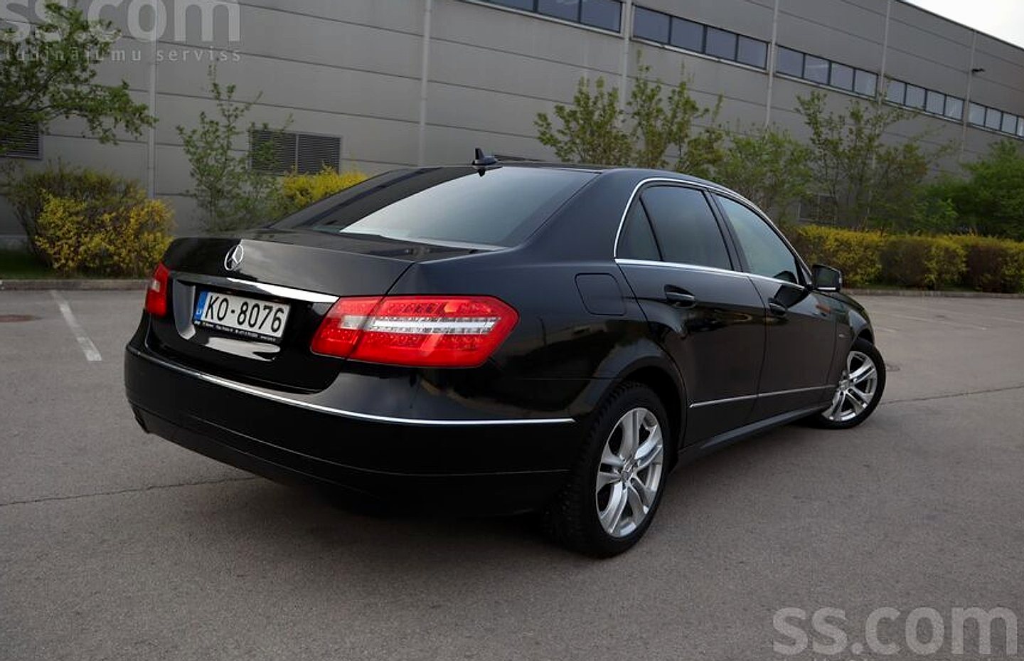Mercedes-Benz E200 — foto 3
