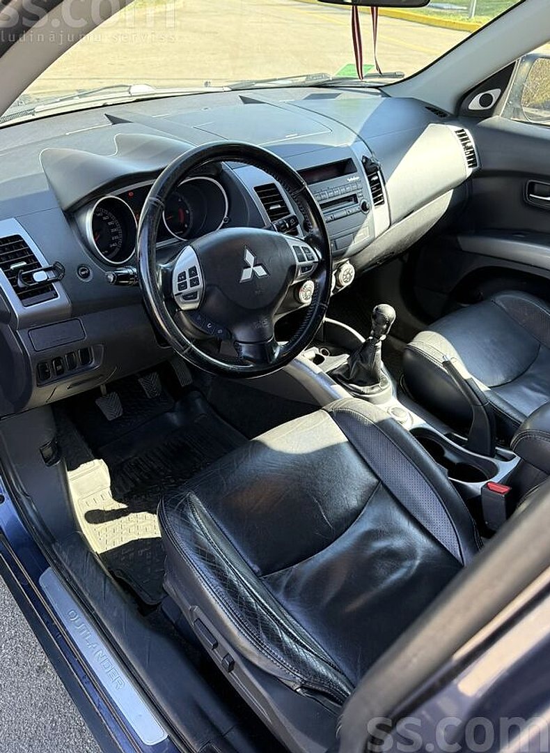 Mitsubishi Outlander — foto 6