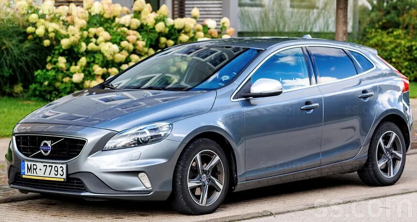 Volvo V40, 2015. gads